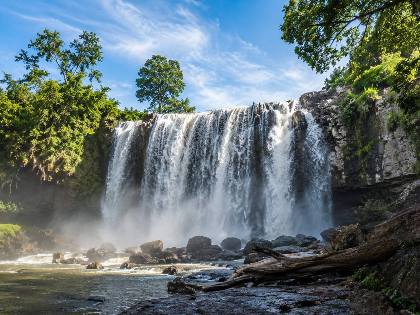 Bou Sra Waterfall