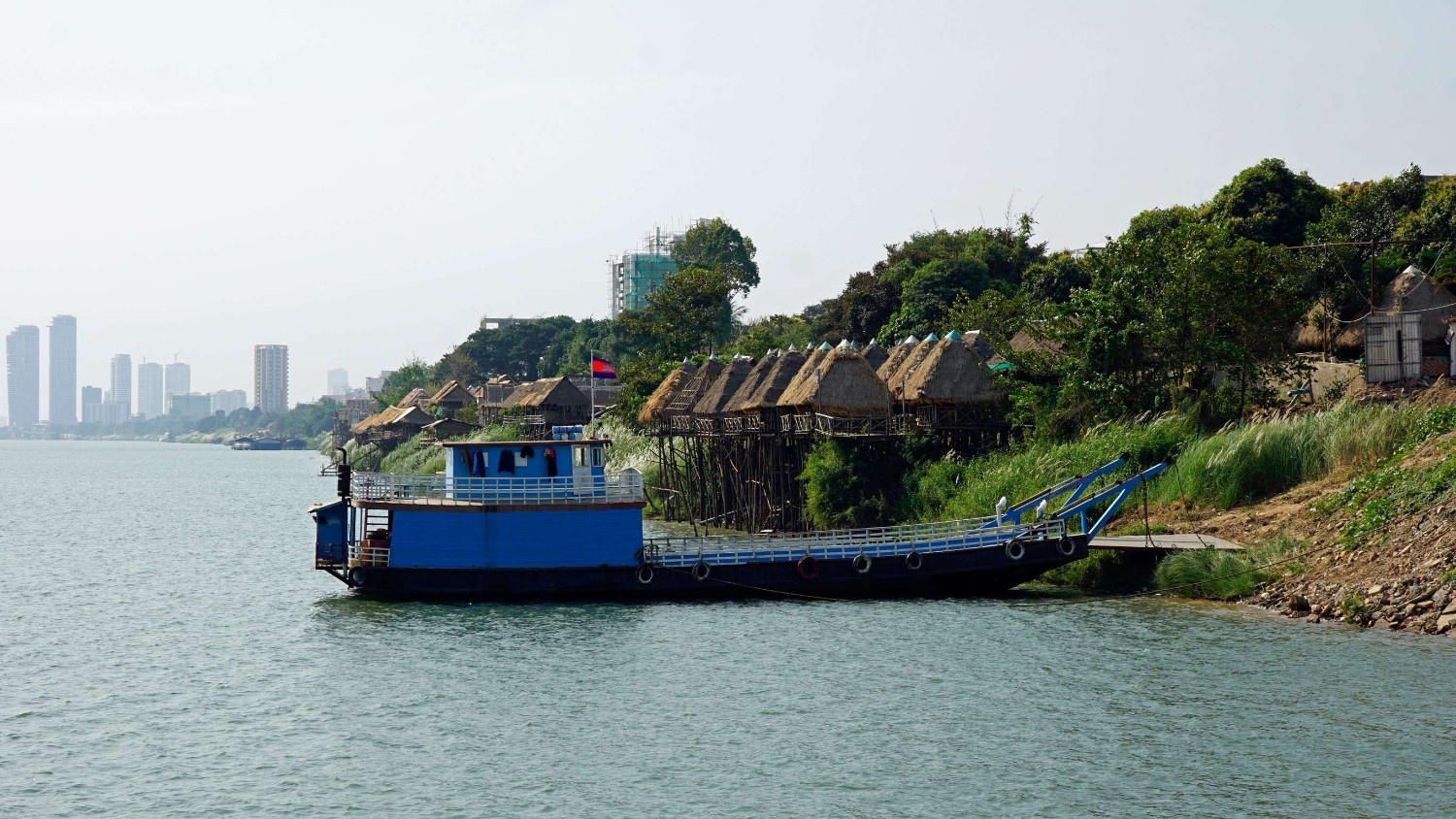 Scenic Mekong River Shoreline In Phnom Penh
